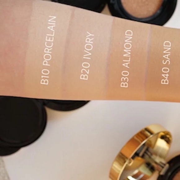 YVES SAINT LAURENT Touche Éclat Cushion#B10 - Picture 6 of 7